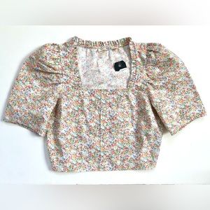 NWT Levi's Joella Short Puff Sleeve Prairie Crop Blouse in Floral Cloud Dance